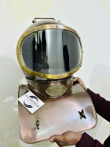 Antiker taucherhelm aus dem - antiker,